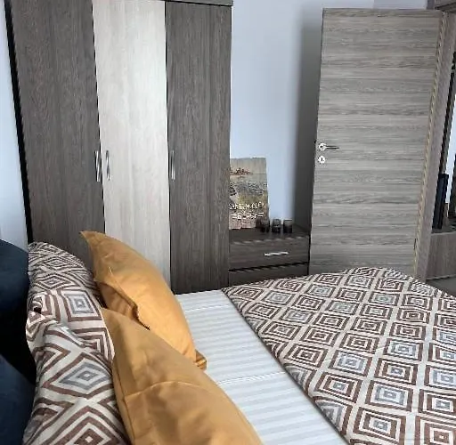 Carina Summerland Mamaia